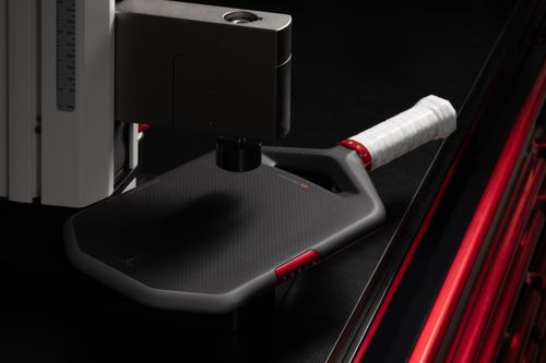 Hãng xe Tesla bán vợt pickleball