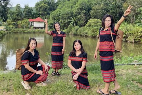 Đồng bào Pa Cô ở làng A Nôr phát triển du lịch cộng đồng