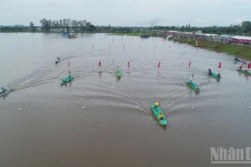 Khai thác du lịch mùa nước nổi ở An Giang