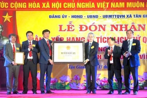 Quảng Trị: Phát huy giá trị Di tích quốc gia đền Song Trung và mộ 2 vị tướng quân