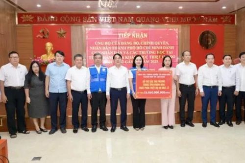 Thành phố Hồ Chí Minh tiếp tục hỗ trợ tỉnh Khánh Hòa hơn 58 tỷ đồng khắc phục thiệt hại do mưa lũ