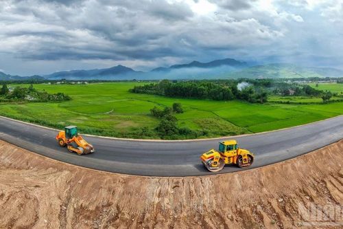 Toàn cảnh tuyến đường đường cao tốc hơn 20.000 tỷ đồng trước ngày thông xe