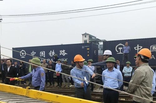 Chế tạo thành công máy băng tải đá khắc phục hậu quả bão lũ