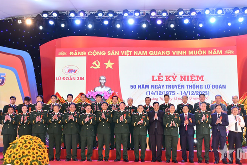 Thượng tướng Phạm Trường Sơn dự Lễ kỷ niệm 50 năm Ngày truyền thống Lữ đoàn 384 - Công ty Xây dựng 384 (Binh đoàn 12)