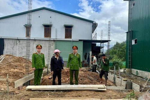 Công an TP Huế xây nhà mới cho hộ dân vùng thiên tai