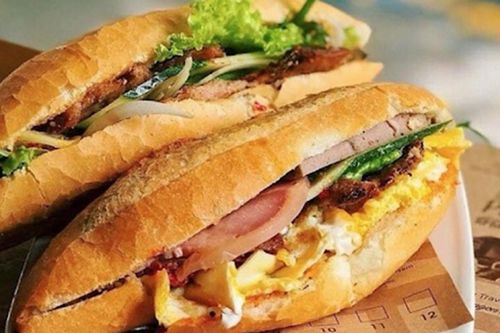 Nghi ngộ độc thực phẩm sau khi ăn bánh mì, 15 người ở Quảng Ngãi phải vào viện