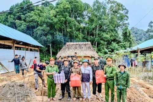 Xã A Vương huy động nhân dân phối hợp Công an thành phố đấy nhanh tiến độ 'Chiến dịch Quang Trung'