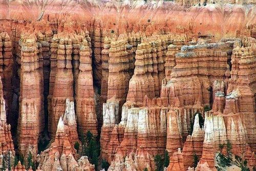 Cảnh quan dị thường độc nhất vô nhị ở Vườn quốc gia Bryce Canyon
