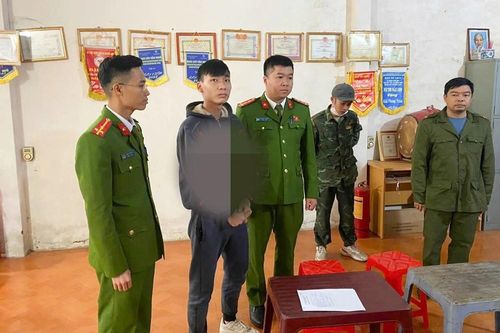 Mâu thuẫn to tiếng tại khu nhà trọ, thanh niên dùng dao chém hai người