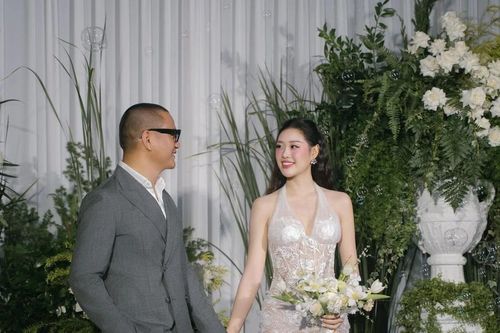 Khánh Vân rạng rỡ bên chồng nhiếp ảnh gia trong tiệc kỷ niệm ngày cưới
