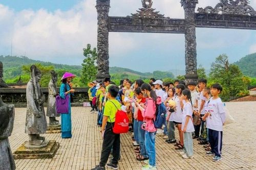 Giáo dục di sản - gieo mầm tình yêu truyền thống trong thế hệ trẻ