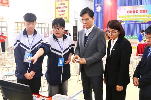 Học sinh Tuyên Quang sôi nổi tại Cuộc thi KHKT và Ngày hội STEM 2025-2026