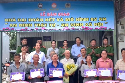An Giang trao nhà Đại đoàn kết cho các hộ khó khăn