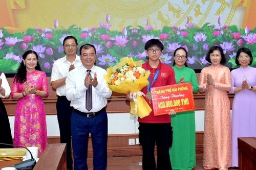 Hải Phòng thưởng học sinh đạt giải cao thi quốc tế tới mức nửa tỉ đồng