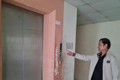 Dân bất an vì thang máy chung cư đến hạn kiểm định nhưng không được sửa chữa