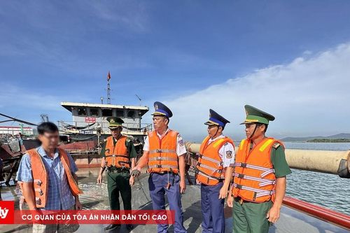 Bắt giữ tàu chở gần 1.000m³ cát lậu và đối tượng tàng trữ ma túy