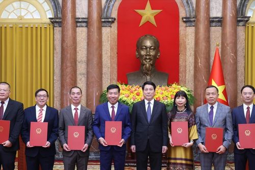 Đề xuất có chức danh Đại sứ đặc mệnh toàn quyền lưu động