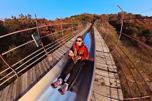 Khách Việt ghé Vạn Lý Trường Thành ngắm lá vàng lá đỏ, xuống núi bằng cách lạ