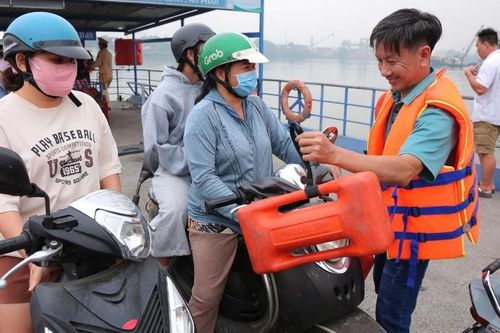 Phà Bình Quới hoạt động lại, người dân thoát cảnh đi vòng cả chục km