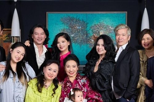 NSND Thanh Lam và Quốc Trung mừng thôi nôi cháu gái đầu lòng