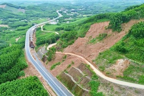 Nguyên nhân khiến nhiều vụ sạt lở nghiêm trọng xảy ra ở vùng cao trong mùa mưa lũ