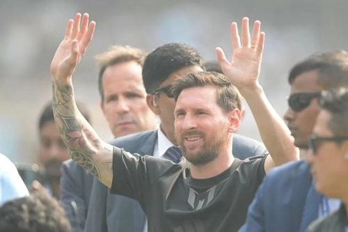 Khán giả ném ghế, phá sân khấu trong sự kiện có Messi tại Ấn Độ