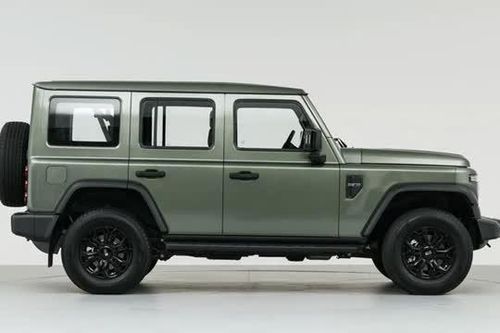 Xe gầm cao địa hình siêu hầm hố, công suất 170 mã lực, giá gần 750 triệu đồng