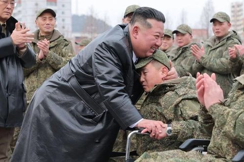 Ông Kim Jong-un ca ngợi binh sĩ Triều Tiên thực hiện chiến dịch rà phá mìn ở Kursk