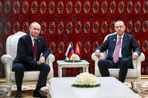 Tổng thống Nga hội đàm với lãnh đạo Thổ Nhĩ Kỳ, Iran và Turkmenistan bên lề Diễn đàn Ashgabat