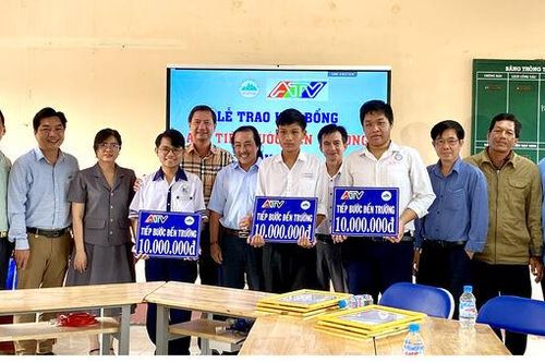 Báo và Phát thanh - Truyền hình An Giang thực hiện công tác an sinh tại các xã miền núi
