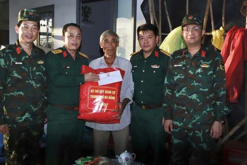 Bộ Chỉ huy Quân sự thành phố Đà Nẵng hỗ trợ 200 hộ dân tỉnh Đắk Lắk bị thiệt hại do thiên tai