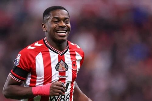 MU và Chelsea đại chiến vì 'tiểu Kante' Noah Sadiki