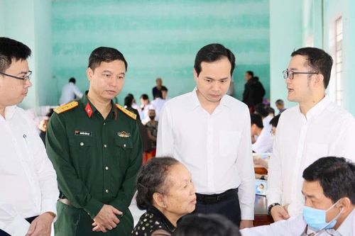 Khám, cấp phát thuốc miễn phí cho người dân xã Đức Phú