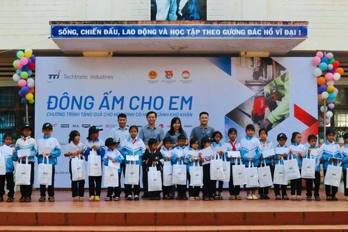 Công ty TTI Việt Nam tổ chức chương trình 'Đông ấm cho em 2025' tại xã Biển Hồ