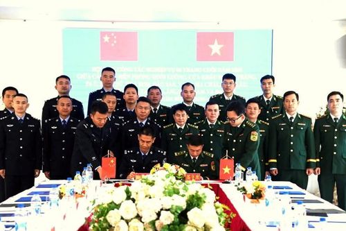 Hội đàm công tác nghiệp vụ biên phòng
