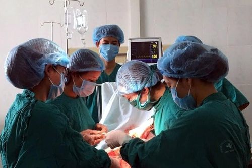 Cần chính sách mới thu hút nguồn nhân lực y tế về Lâm Ðồng