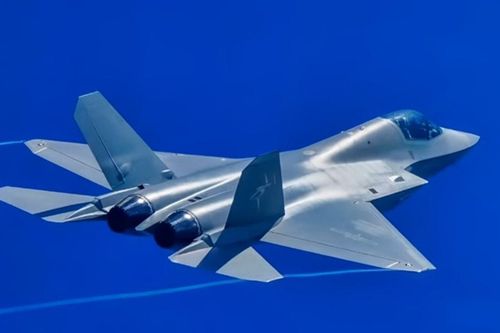 J-35A: tiêm kích tàng hình cỡ trung hướng tới sản xuất lớn