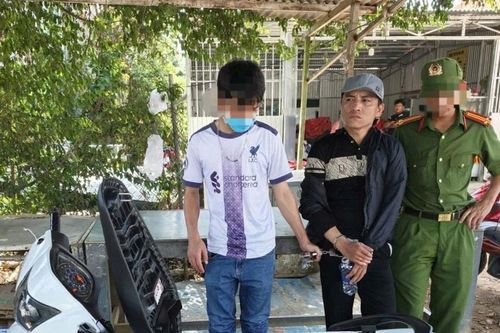 Công an xã Đạ Huoai bắt quả tang thanh niên tàng trữ ma túy
