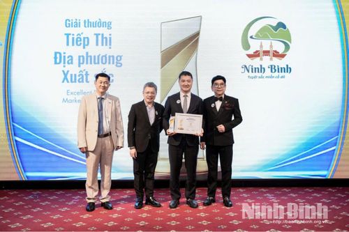 Ngành Du lịch Ninh Bình nhận giải thưởng 'Tiếp thị địa phương xuất sắc'