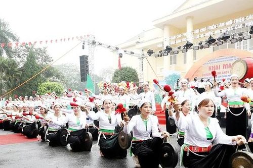 Khai mạc các hoạt động văn nghệ, thể thao tại Lễ hội Cam Cao Phong năm 2025