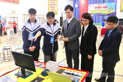 Khai mạc Cuộc thi khoa học, kỹ thuật cấp tỉnh và Ngày hội Giáo dục STEM năm học 2025-2026