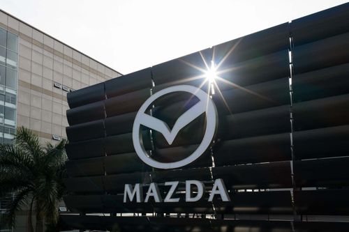 Mazda 'tăng tốc' tại thị trường Việt Nam: Ra mắt loạt xe 'hot' cùng showroom theo chuẩn mới
