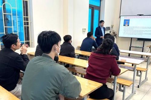 Phú Thọ: Linh hoạt phương pháp dạy môn pháp luật về giao thông đường bộ cho học viên