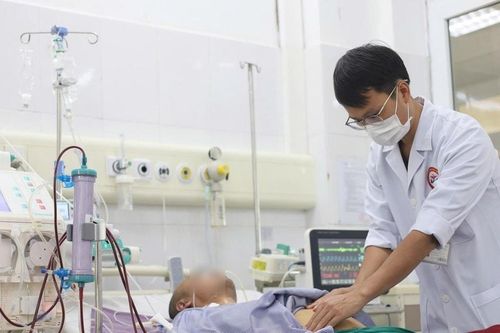 Uống 500ml rượu mỗi ngày, người đàn ông viêm tụy cấp nguy kịch