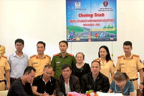 Đắk Lắk: Ký cam kết bảo đảm an toàn giao thông trong vận chuyển mía nguyên liệu