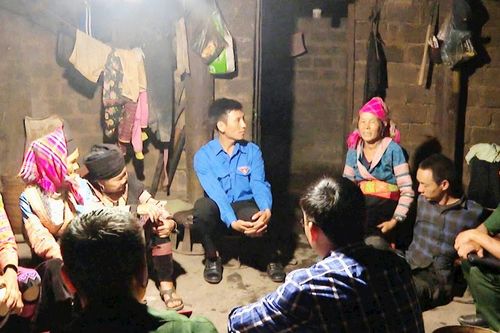 'Đi từng ngõ, gõ từng nhà', đưa pháp luật đến với người dân