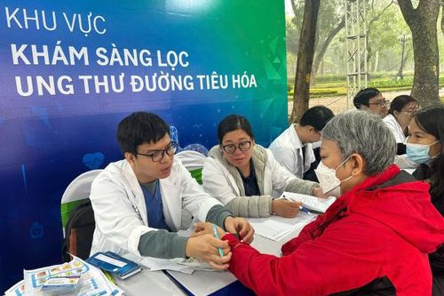 Hơn 3.000 người dân Hà Nội được khám tầm soát ung thư miễn phí