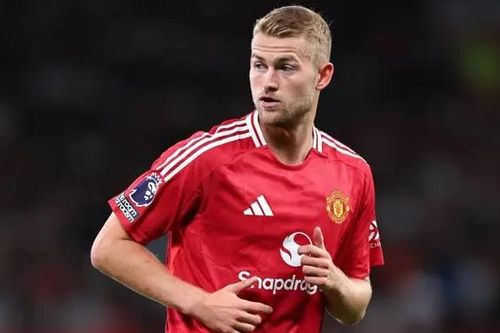 Man United gặp tổn thất ở hàng thủ