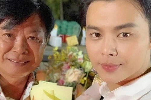 Nam nghệ sĩ cải lương từng cho con ngủ dưới gầm sân khấu, đứa trẻ sau này thành 'thần đồng' cao 1m80