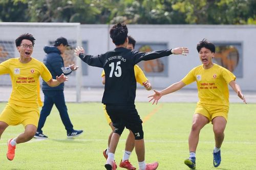 THPT Marie Curie MĐ đi tiếp sau 15 loạt penalty kịch tính